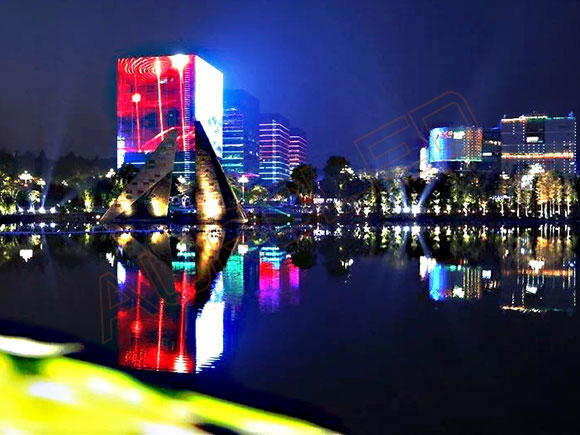 城市景觀亮化工程的興起對(duì)戶外<a href=http://www.jkkk90.com/toumingping/ target=_blank class=infotextkey>透明屏</a>發(fā)展的意義